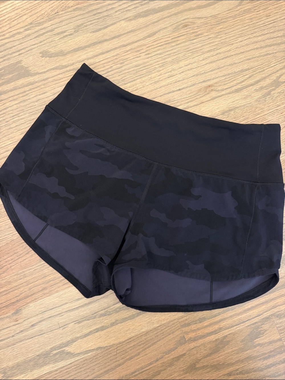 Like New - Lululemon High Rise Speed Up Shorts 2.5 Sz 6